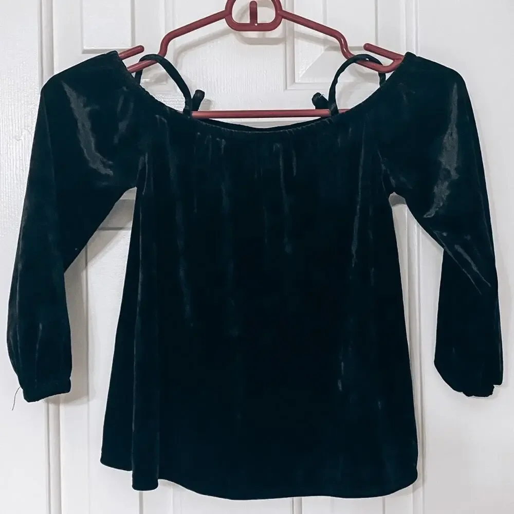 THE CHILDREN'S PLACE • Black Velvet Long Sleeve Cold Shoulder Top